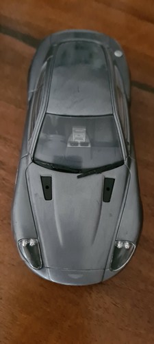 Aston martin james - v, 12