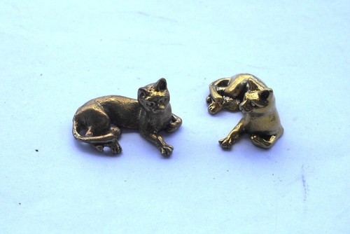 Katze cat liegend - , messing