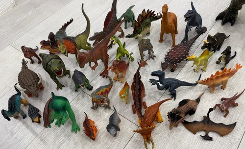 Stück dinosaurier - 33,