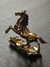 Steigendes Pferd aus Messing |