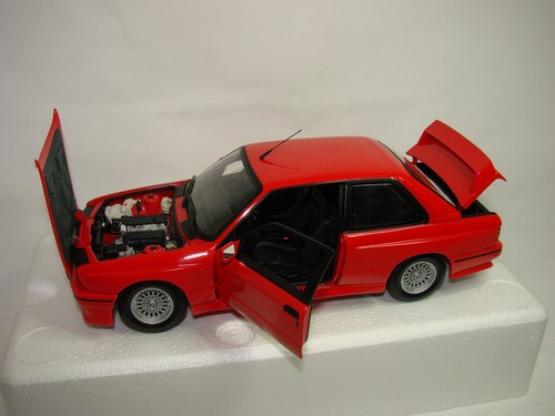 Bmw e30 minichamps - 1:18,