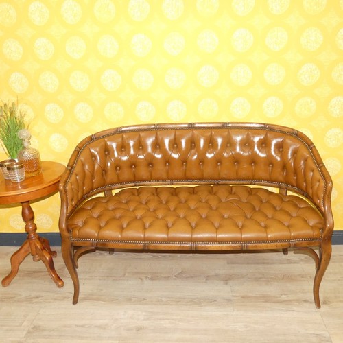 Zierliche couch chesterfield - couch,