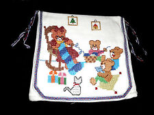 Bestickte Tasche für Babyutensilien Bett /Bad z.Aufhängen Kreuzstich Handarbeit.