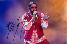 Bad Bunny handsigniertes Foto