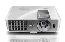 TOP High End Full-HD Beamer BenQ W1070@2.000 AnsiLumen @HDMI @Nur 1127h gelaufen