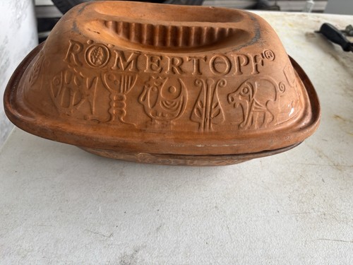 Romertopf terra cotta - terra, clay