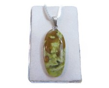 Grüner Opal Cabochon