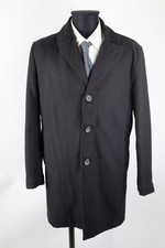 Ganeder schwarzer Mantel