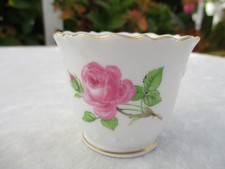 Meissen kleine Vase/kleiner Blumentopf Blume Rose mit Knospe Goldränder I.Wahl