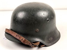 Stahlhelm Wehrmacht Modell 1942. Vermutlich nach dem Krieg von einer österreichi