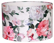 Lampenschirm mit Blumenmuster