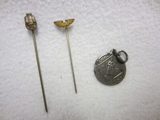 3 x Abzeichen / Nadel -