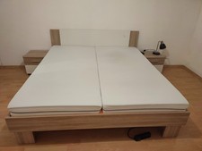 Doppel-Bett 180x200 cm mit 2 Nachttischen, Lattenrost und Matratzen