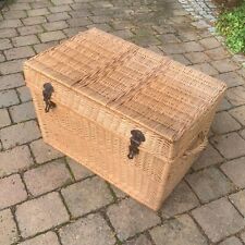 Weidentruhe / Weidenkorb / Schließkorb