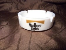 Aschenbecher Marlboro Lights /
