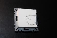 Merten System M 5364 RTR 230 V Raumtemperaturregler in polarweiß matt