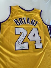 🏀🔥Kobe Bryant hand signed Los Angeles Lakers Mitchell&Ness Jersey, COA!🔥🏀