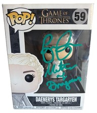 EMILIA CLARKE signiert &