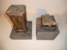 Grablampe, Grableuchte, Grablaterne und Weihwasserkessel aus Bronze mit Sockel  