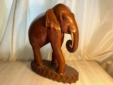 Großer handgeschnitzter Holz