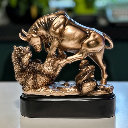 Stier und bär skulptur - und,