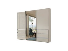 Kleiderschrank