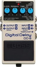 Boss DD-8 Digital Delay Effektpedal für Gitarre mit Box