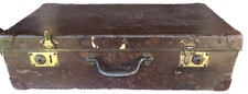 Uralter antiker Koffer