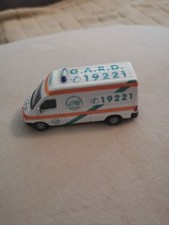 Kleines Krankenwagen Auto