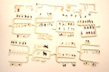 Konvolut N Figuren Bauarbeiter Bahnpersonal Reisende Tiere bemalen  als Set