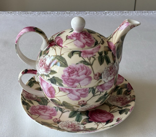 Teekanne mit tasse und - teekanne,