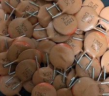 20 Keramik-Kondensatoren /