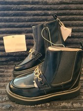 Zara Chelsea Stiefel Lackiert
