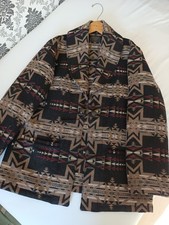Gladhand shawl collar - by,