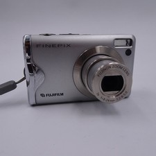 Fujifilm FinePix F20 Digitalkamera Digicam Silber 6.3 MP Zustand gut