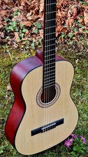 4/4 KONZERTGITARRE NEU (39