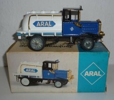 MODELLAUTO / HENSCHEL ARAL