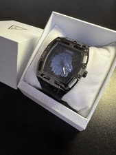 Guess Legend Herren Uhr – Schwarz, Löwe-Design, mit Box, Top Zustand