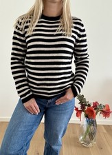 Schwarz-weiß gestreifter