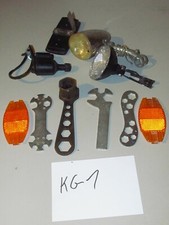 Konvolut Fahrradteile altes Licht Schraubenschlüssel Rückstraller Lampe (KG1)