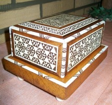 Persische Zigarillo Spender/Truhe Holz/Kamelknochen Intarsien Arbeiten Spieluhr