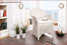 Bequemer weißer Rattansessel