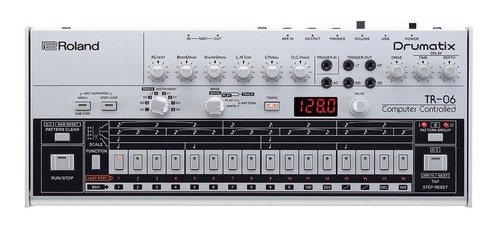 Roland drumcomputer - tr-06,