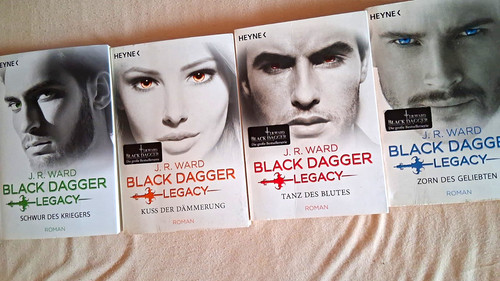 Ward black dagger - -,
