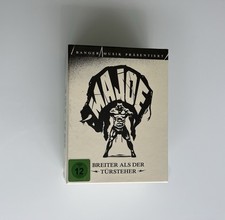 Majoe badt breiter als der - als,