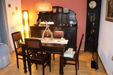 Antikes komplettes Esszimmer