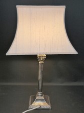 Tischlampe Louis XVI-Stil, kannelierte Säule Seideschirm,H.R.W.Fink Silverplated