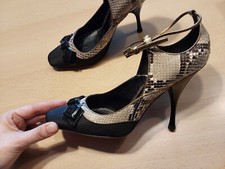 Edle Pumps von Louis Vuitton Gr. 38,5  Schwarz Schlange