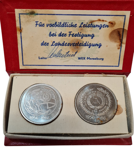 Medaille jahre nva - 30,