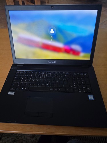 Laptop i5 8250 - laptop, 17,3",
